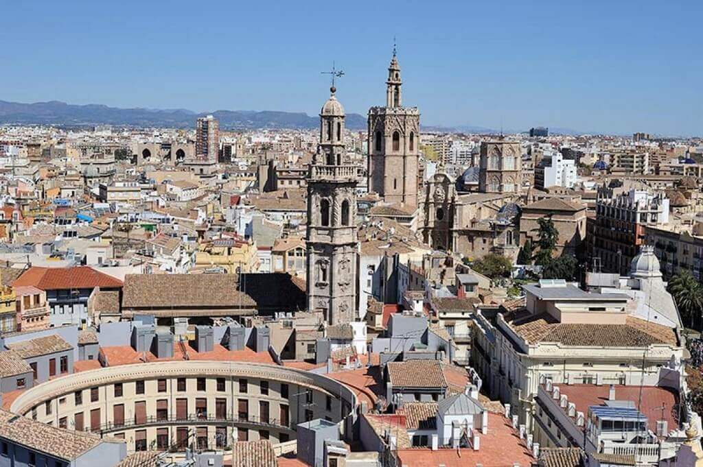Из-за политического кризиса в Каталонии крупные инвесторы всё чаще обращают свои взоры на Валенсию, что сделало её выгодным городом для инвестиций в Испании